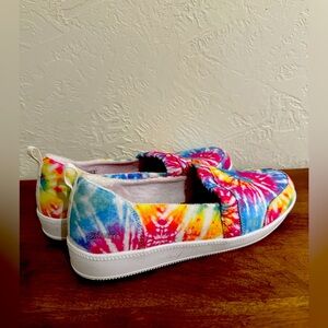 Sketchers memory foam slip ons nwot some washable marks never work but tried on